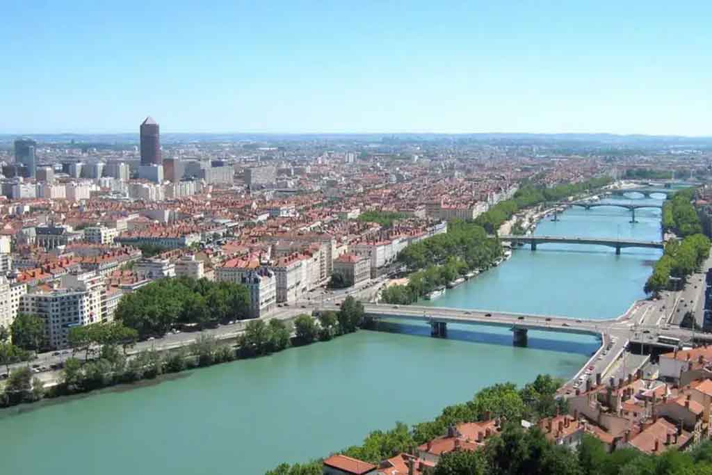 Lyon private jet charter