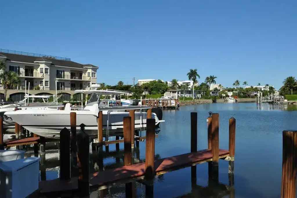 Naples private jet charter